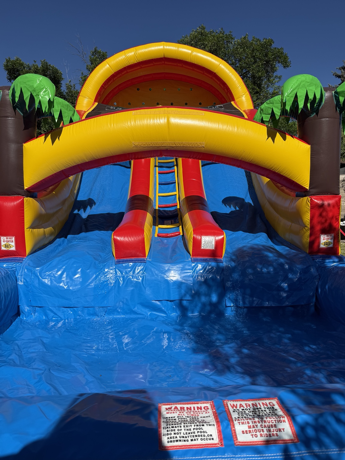 Dual slide close view